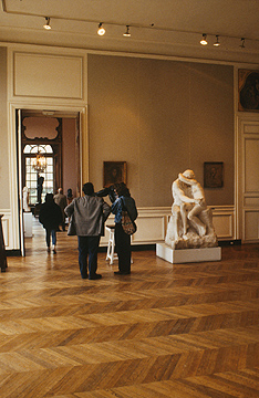 Muse Rodin - interior with 'The Kiss'