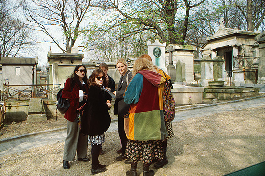 HADAF students in Pre Lachaise Cemetery