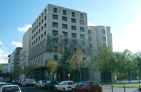 The American Centre (12e)