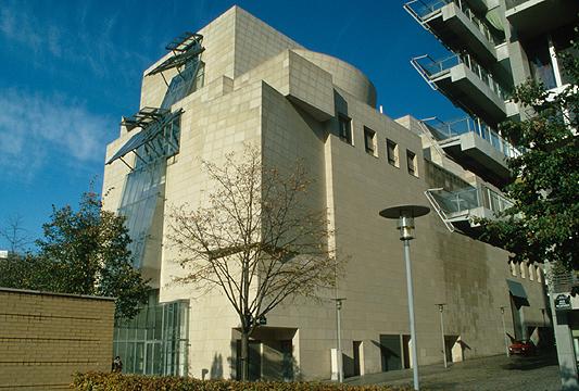 The American Centre (12e)